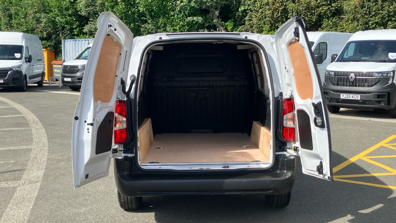 Citroen Berlingo Xl Diesel 1.5 BlueHDi 950Kg Enterprise Ed 100ps 6 Speed S/S